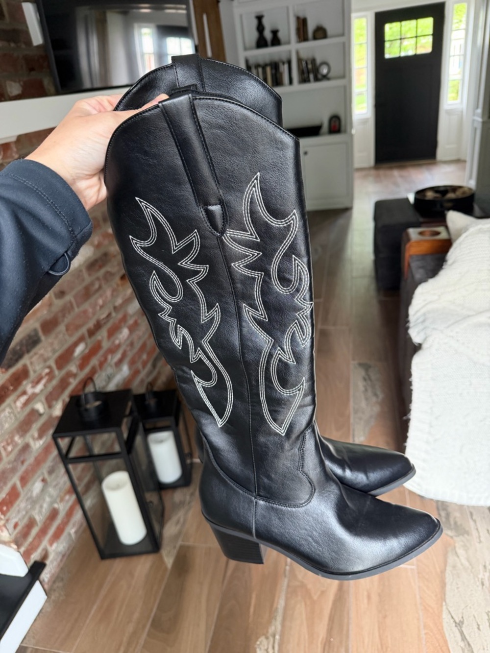 Black Women's Western Knee-High Boots with Contrast Stitching
